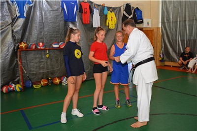 Ukázka karate a sportovní den ZŠ Vinařská 