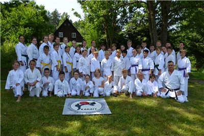 Nábory nových členů s ukázkou karate A týmu kata a kumite 