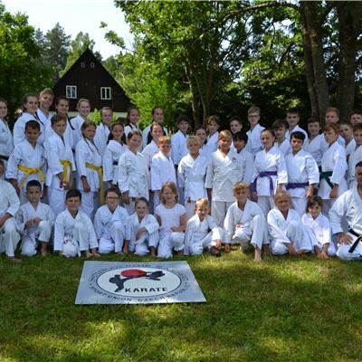 Nábory nových členů s ukázkou karate A týmu kata a kumite 