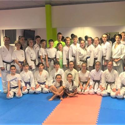 Sportujeme, připravujeme nové talenty kumite a kata